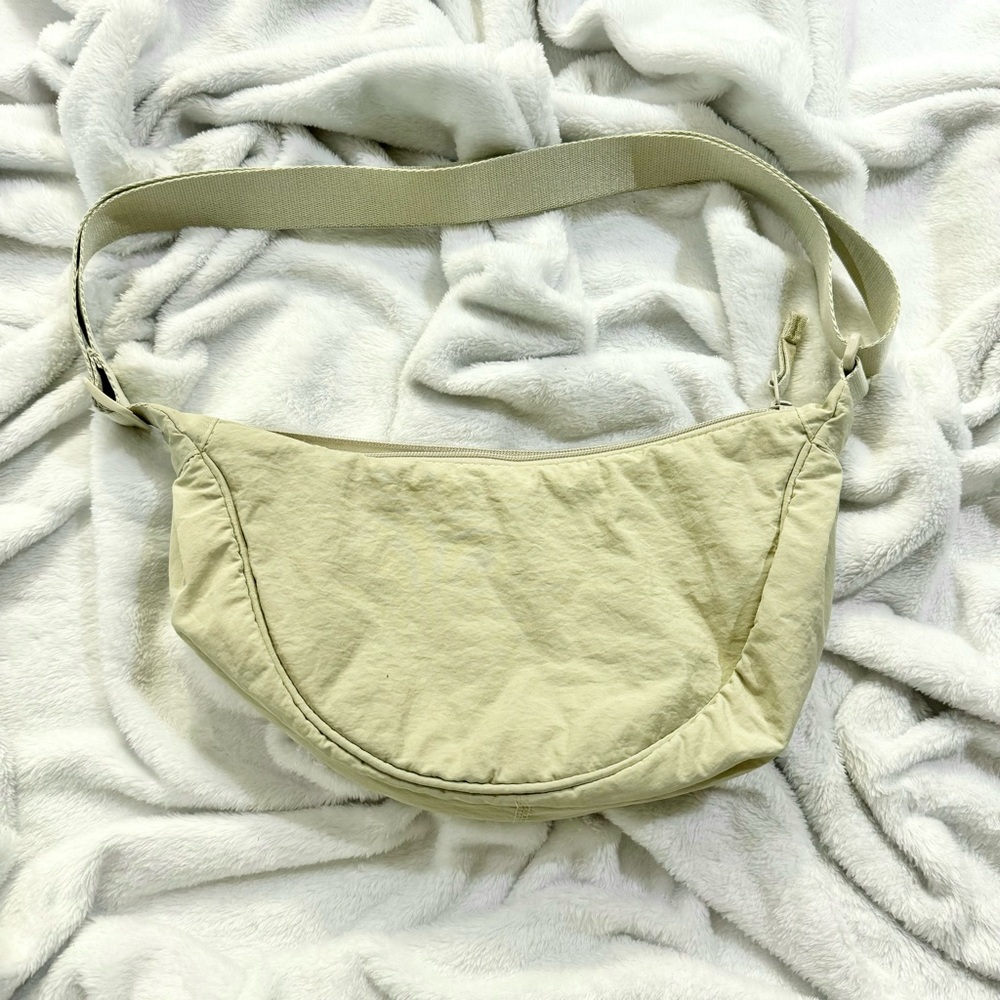 Natural Dumpling Crescent Shoulder Bag Uniqlo Baggu